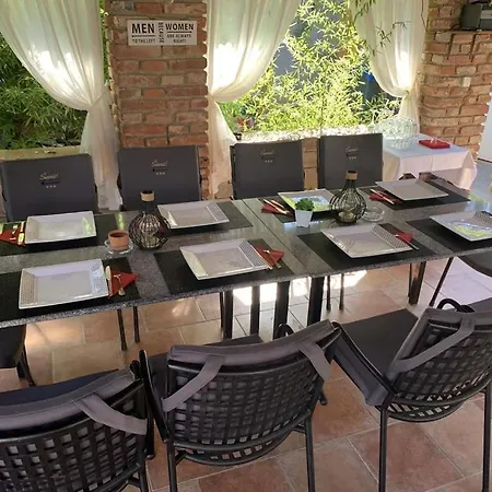 Apartment In With Terrace, Air Condition, Wifi