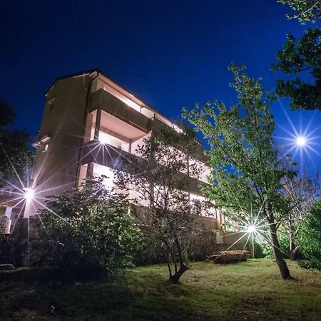 In With Terrace, Air Condition, Wifi Apartment *